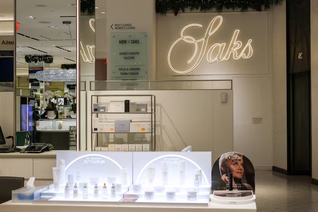 Saks Global nộp đơn phá sản sau thương vụ thâu tóm Neiman Marcus khiến tài chính sụp đổ