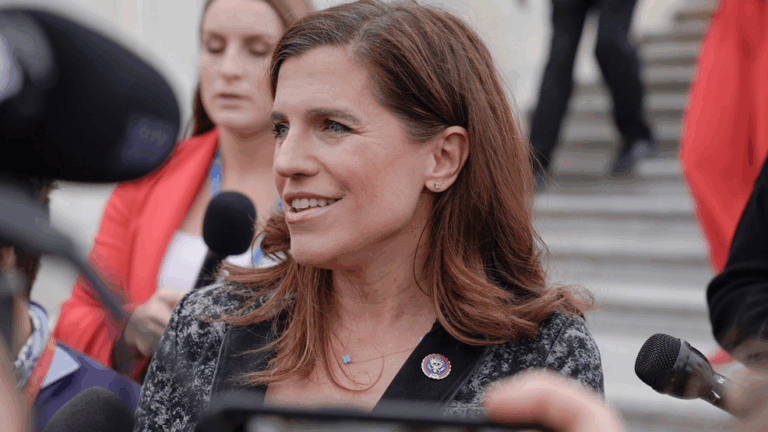 Ủy ban Đạo đức Hạ viện điều tra các cáo buộc liên quan đến bà Nancy Mace