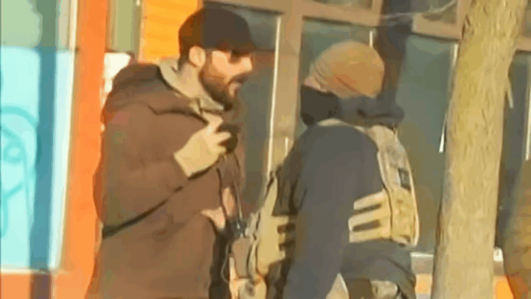 Báo cáo ban đầu của DHS: Hai sĩ quan liên bang đã nổ súng trong vụ bắn chết Alex Pretti